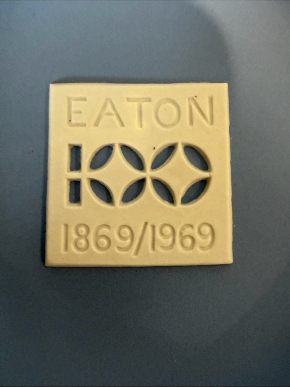 Wedgewood Eaton’s 100th Anniversary Decorative Commemorative Plate - Picture 2 of 5